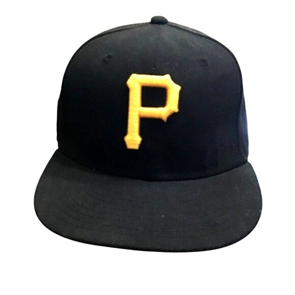 MLB PITTSBURGH PIRATES FLEXFIT 6 5/8 BLACK HAT - Picture 1 of 6